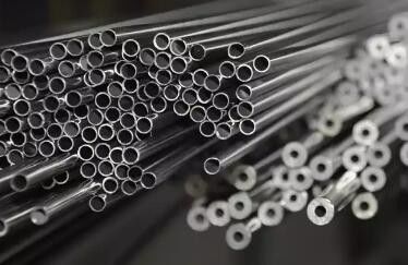 Parlak Tavlı Alaşımlı Çelik Boru ASTM B 444 B 829 UNS N06625 Inconel 625/690 DIN2.4856