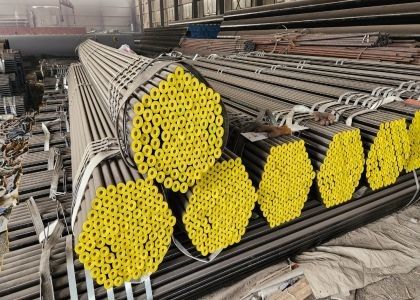 Özel ASTM A53 Standart Dikişsiz Boru Siyah Boya Servisiyle