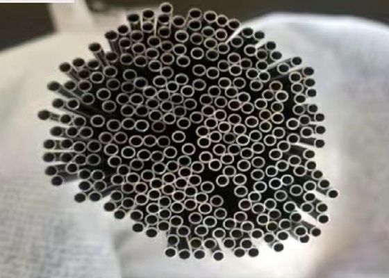 Yüksek parlaklık ve dayanıklılık ile hassas işlenmiş alaşımlı çelik borular