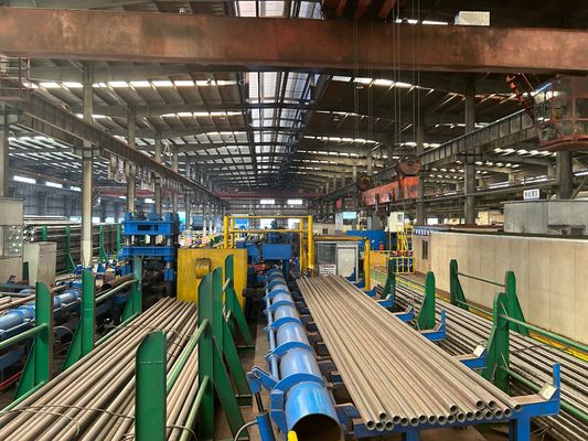 Sıcak Haddelenmiş Dikişsiz Çelik Boru Petrol Boru Hattı API 5L Standart ASTM A106 A53