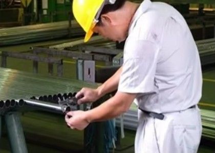 Yapı Çelik boru Çelik boş bölümler 6m Uzunluk Güneş yapısal bileşenler Çit direği