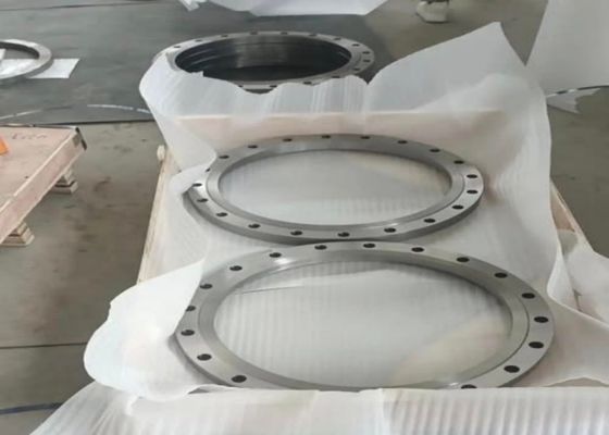 GOST standardı ve ipli bağlantısı olan 1/2-48 ′′ çelik flanslar