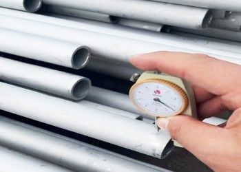 Paslanmaz çelik boru tüpleri 0.3mm-150mm kalınlığı 1/4 inç - 48 inç boyutu ve 2000mm-12000mm uzunluğu ile