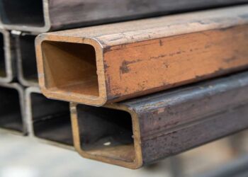 Q195-235 Kalite ve Özelleştirilmiş Yüzey Seçeneklerine Sahip Sıcak Haddelenmiş Çelik Boru Profiller, Yapısal Uygulamalar İçin