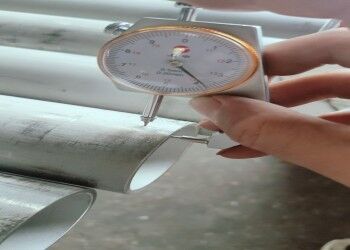 Saldırma işleme hizmeti ve BA 2B NO1 NO3 NO4 yüzey finişi ile düz uçlu paslanmaz çelik borular